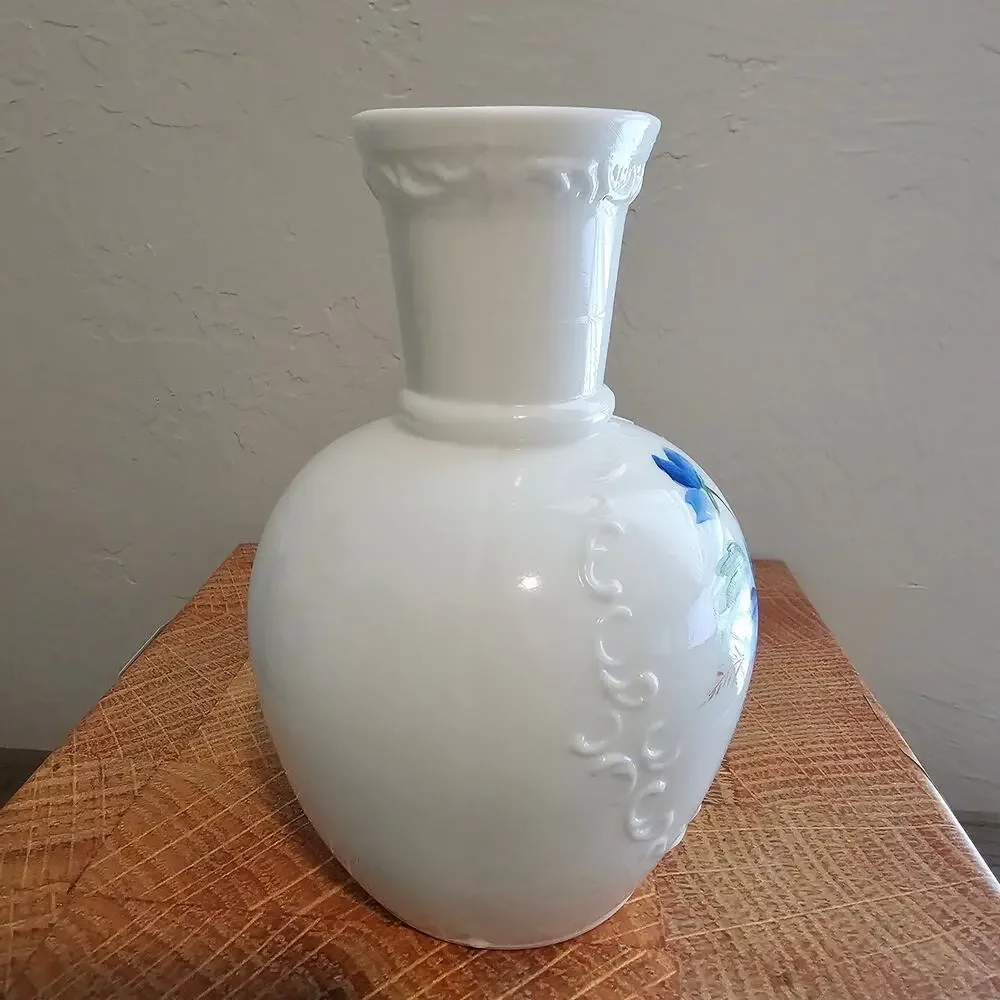 Vintage Hand Painted Floral Vase White Blue 6